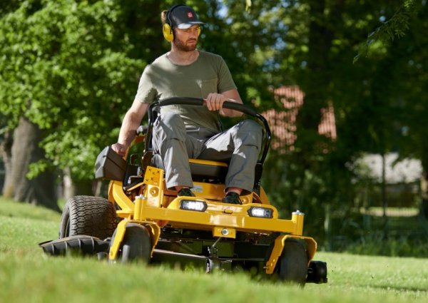 CUB CADET Zero-Turn-Mäher XZ