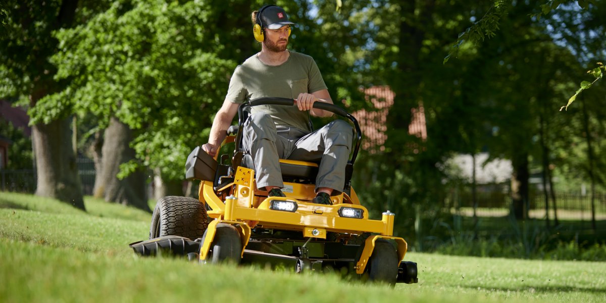 CUB CADET Zero-Turn-Mäher XZ