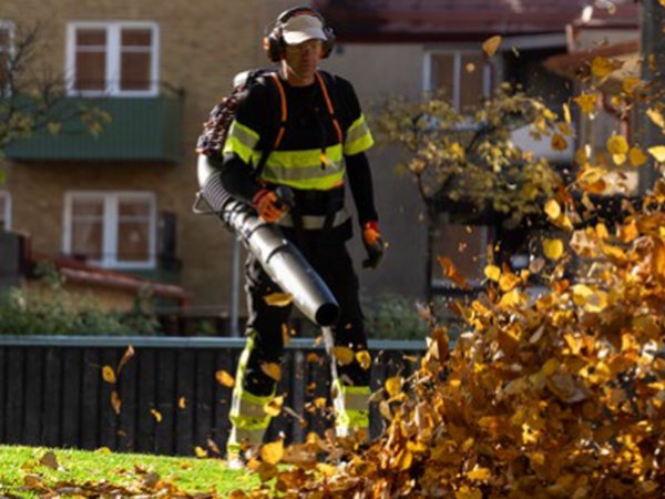 Husqvarna Akku Laubblaeser