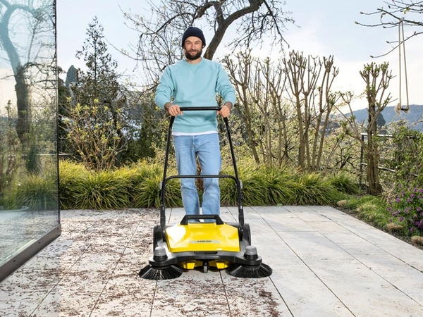 Kaercher Kehrmaschinen