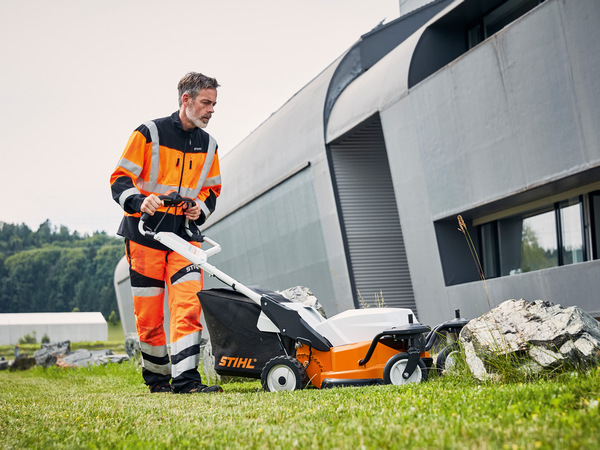 Stihl Akku Profimaeher Ap
