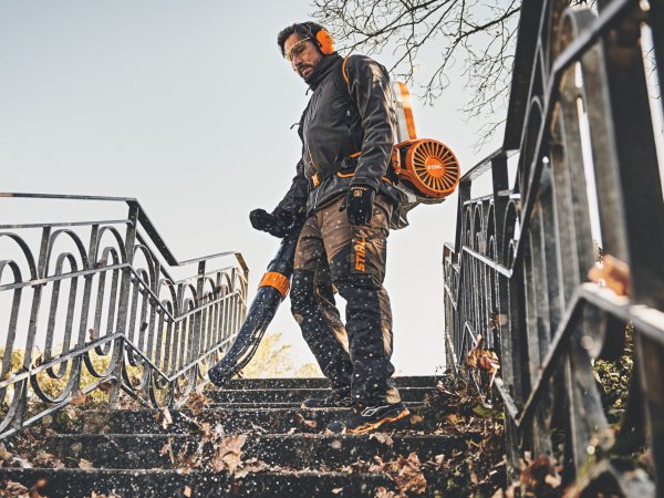 Stihl Profi Akku Blasgeraet