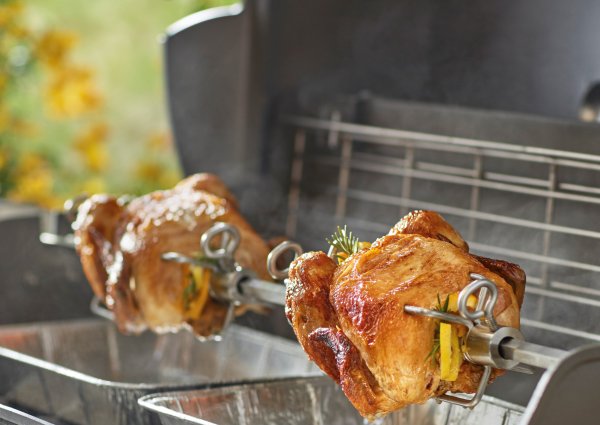 WEBER Drehspieße - und auf dem Grill geht's rund