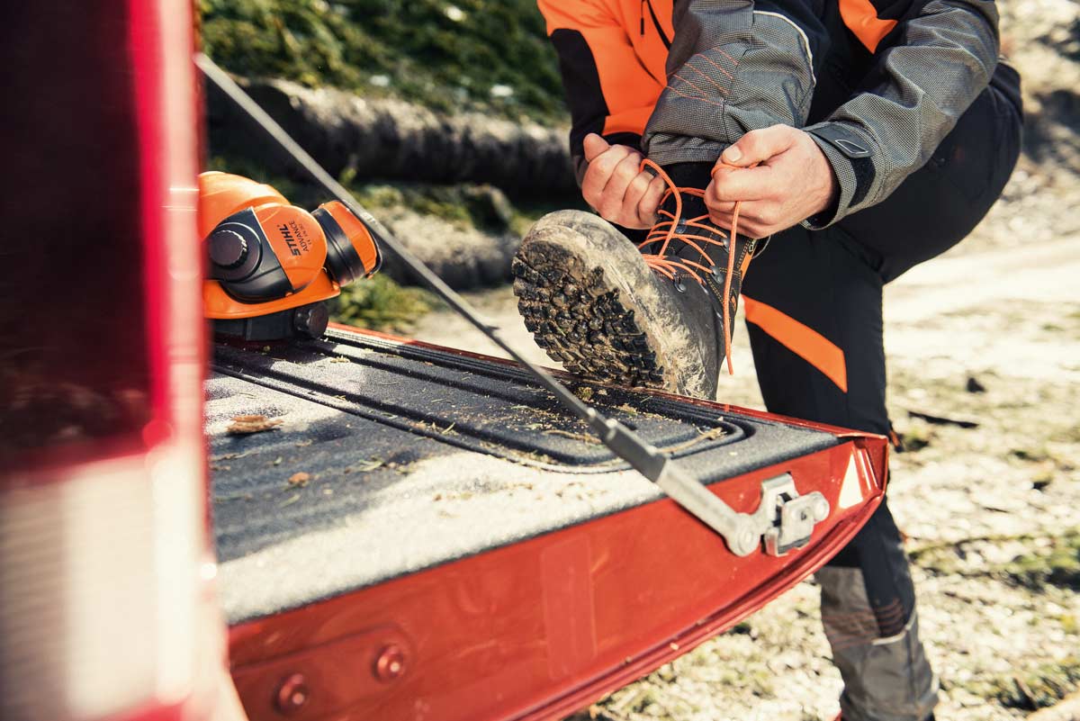 Weltneuheit: Stihl-Kettensäge mit Einspritzung