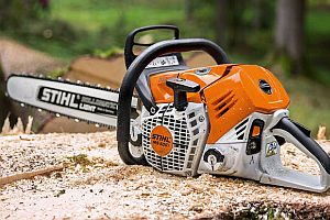Die Benzin-Motorsäge STIHL MS 500i mit Top-Ausstattung