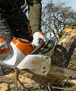 STIHL MSA 220C zum Bauen, Entasten, Fällen von Schwachholz