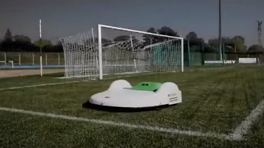 ETESIA Großflächen-Mähroboter im Einsatz